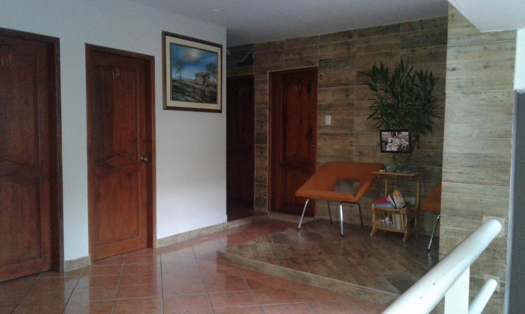 Hotel Casa De Huespedes Casita Belga Guayaquil Exterior foto