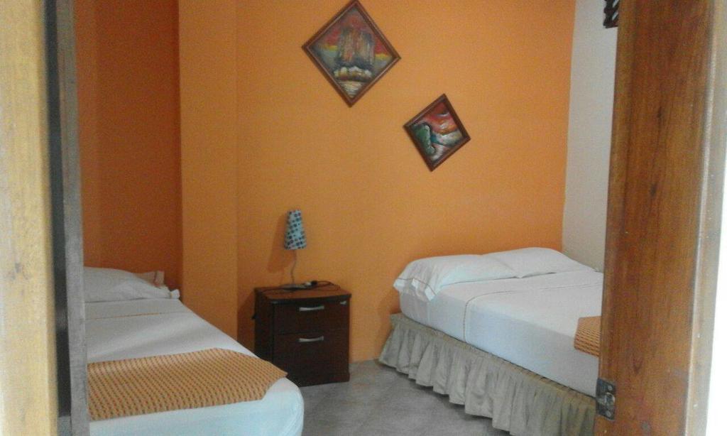 Hotel Casa De Huespedes Casita Belga Guayaquil Exterior foto